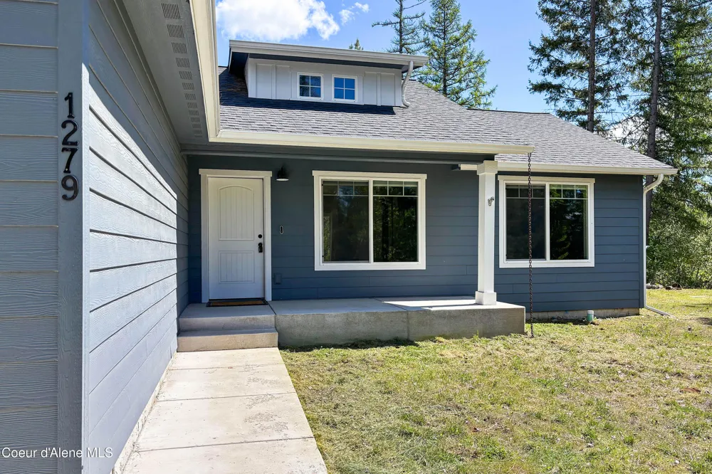 1279 Gypsy Bay Road Sagle, ID 83860