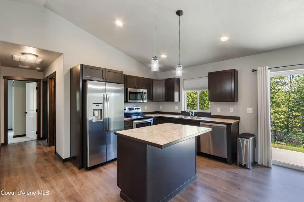 1279 Gypsy Bay Road Sagle, ID 83860
