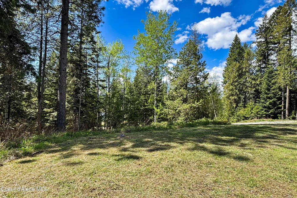 1279 Gypsy Bay Road Sagle, ID 83860