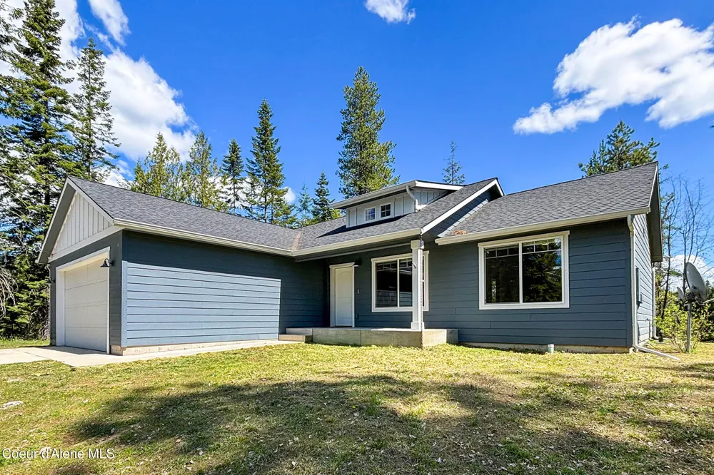 1279 Gypsy Bay Road Sagle, ID 83860