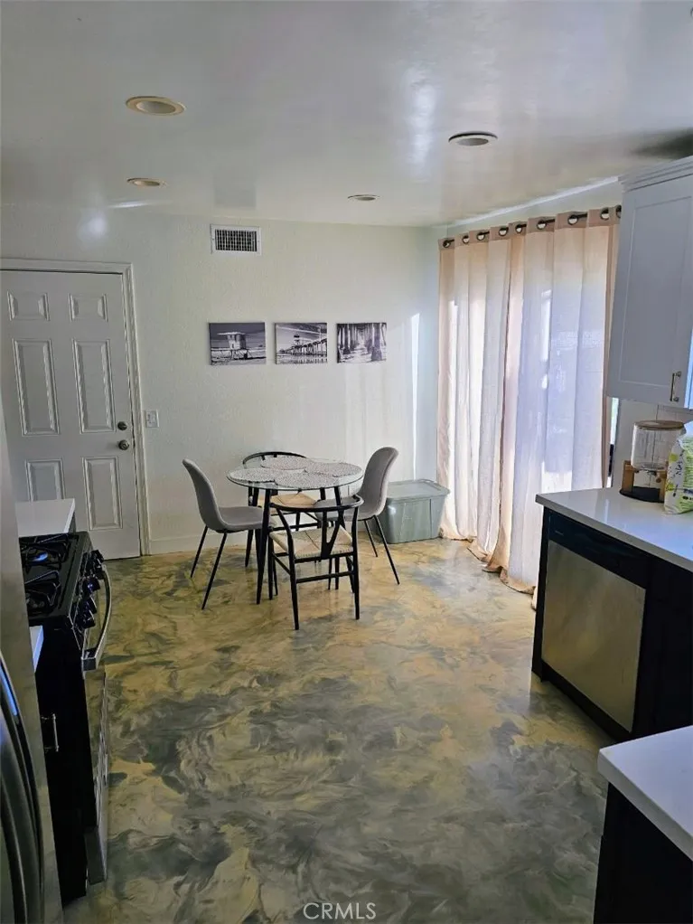 1376 Darwin Drive Oceanside, CA 92056