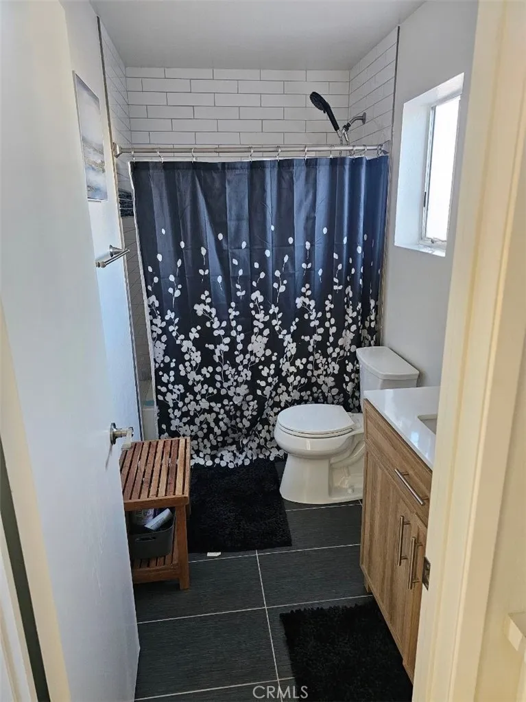1376 Darwin Drive Oceanside, CA 92056
