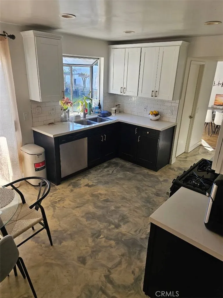 1376 Darwin Drive Oceanside, CA 92056