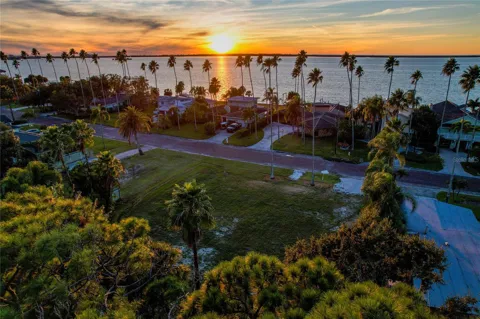 1645 SANTA BARBARA DRIVE