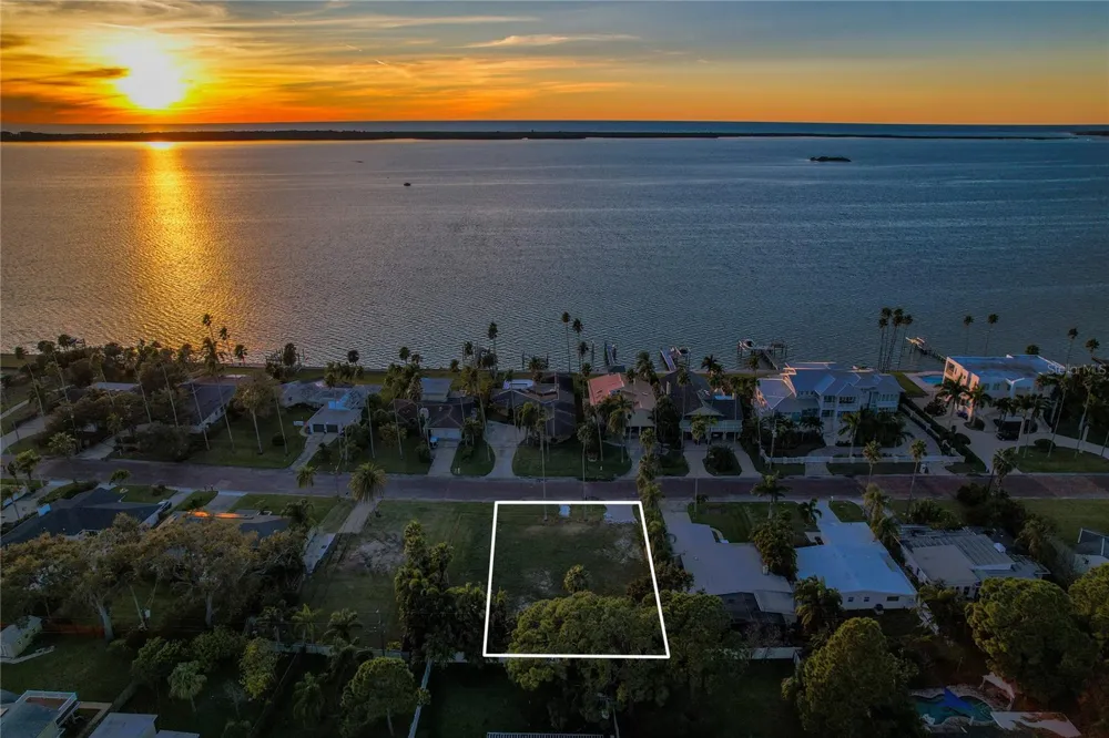 1645 SANTA BARBARA DRIVE Dunedin, FL 34698