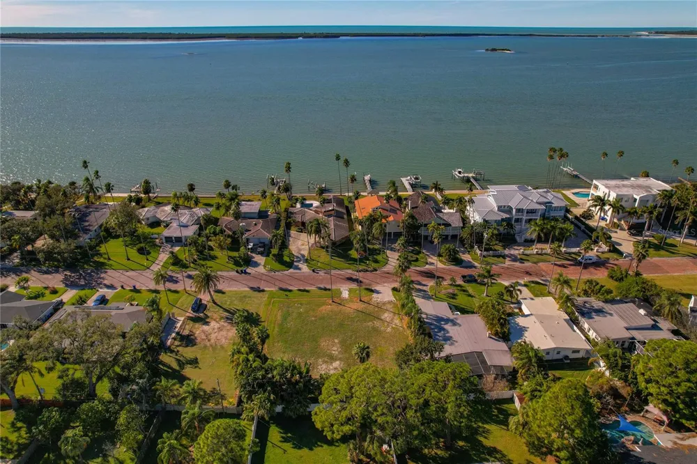 1645 SANTA BARBARA DRIVE Dunedin, FL 34698