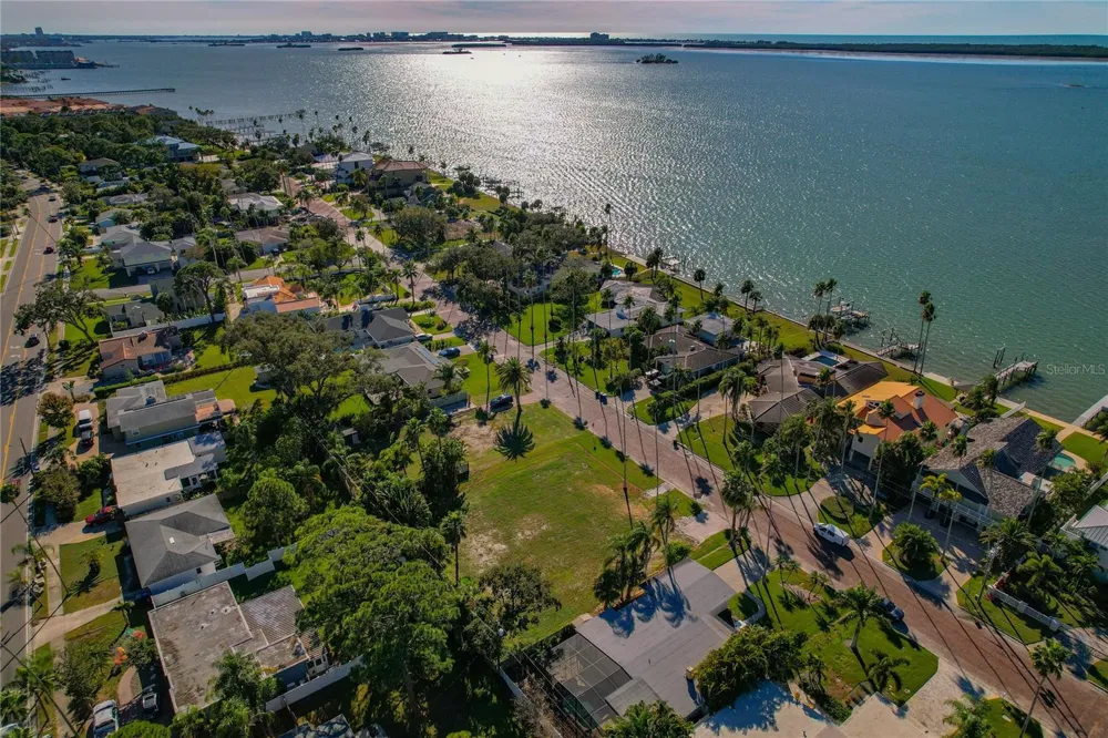 1645 SANTA BARBARA DRIVE Dunedin, FL 34698