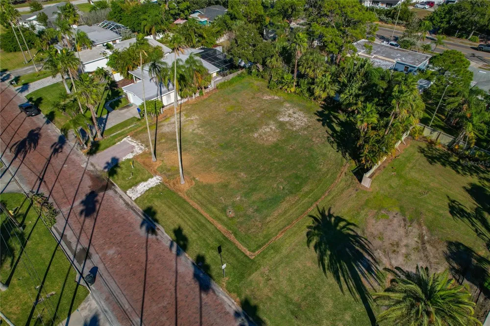 1645 SANTA BARBARA DRIVE Dunedin, FL 34698