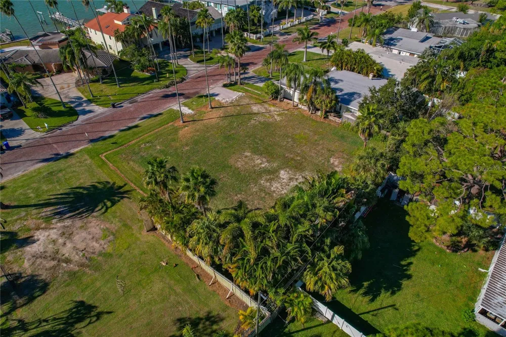 1645 SANTA BARBARA DRIVE Dunedin, FL 34698