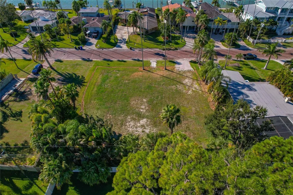 1645 SANTA BARBARA DRIVE Dunedin, FL 34698