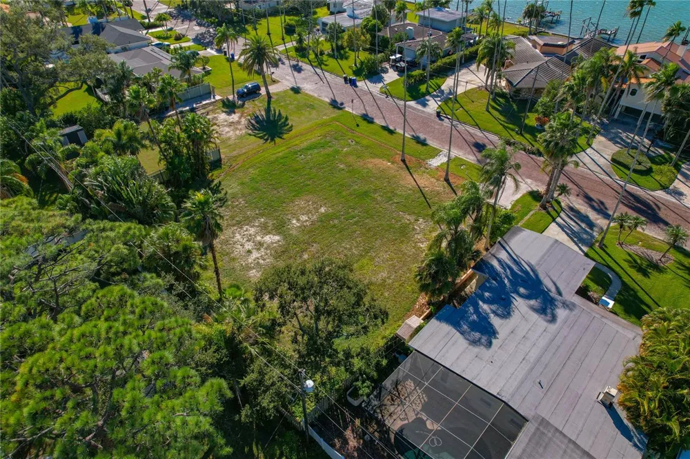 1645 SANTA BARBARA DRIVE Dunedin, FL 34698
