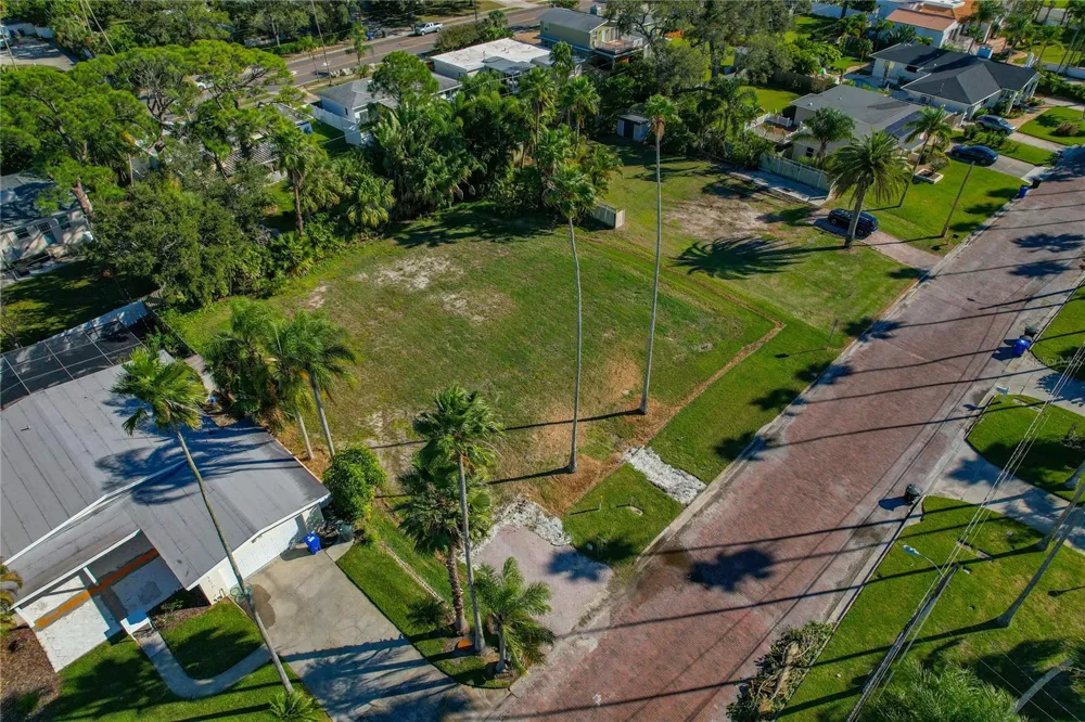 1645 SANTA BARBARA DRIVE Dunedin, FL 34698