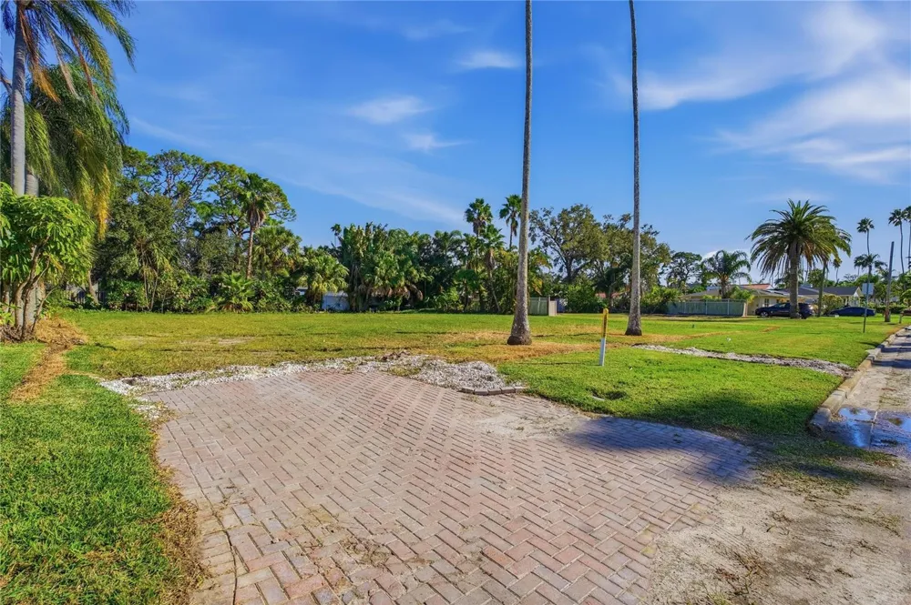 1645 SANTA BARBARA DRIVE Dunedin, FL 34698
