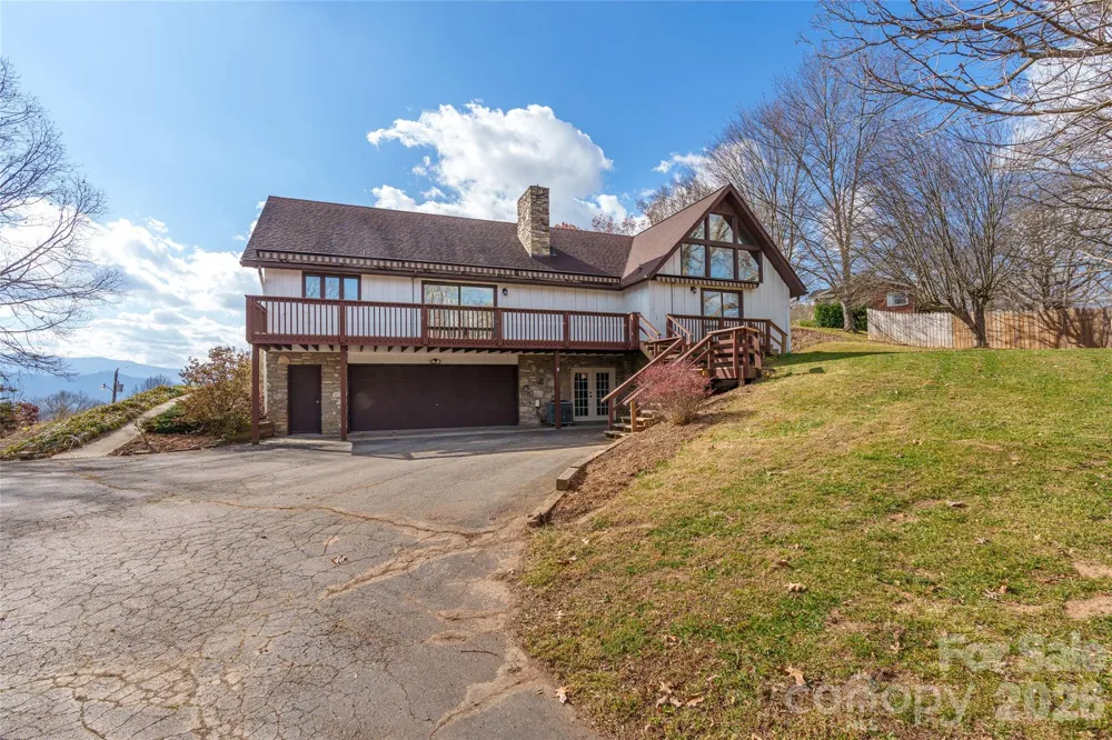 112 Hy Vu Drive Canton, NC 28716