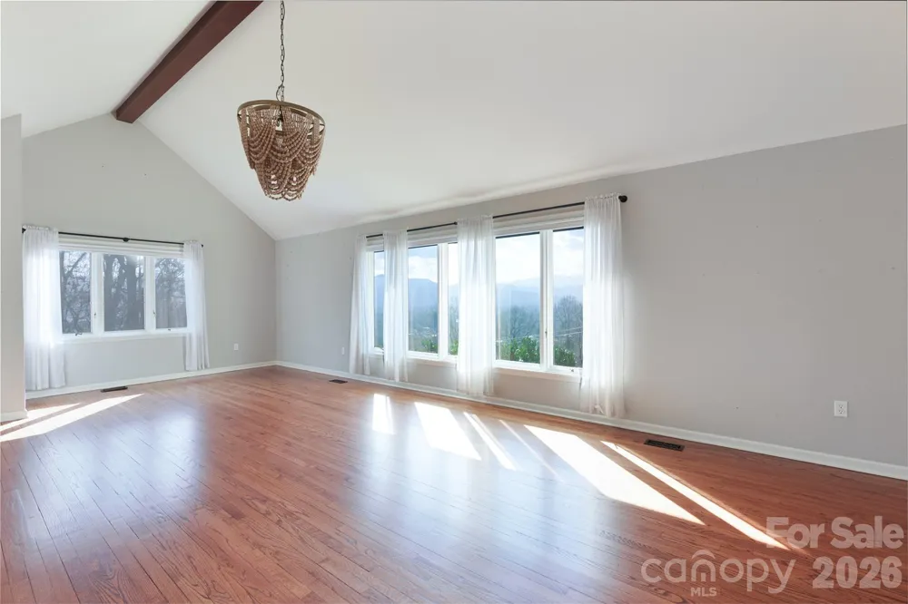 112 Hy Vu Drive Canton, NC 28716