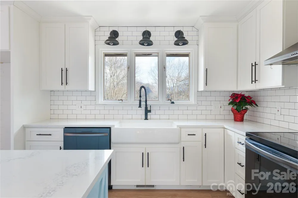 112 Hy Vu Drive Canton, NC 28716