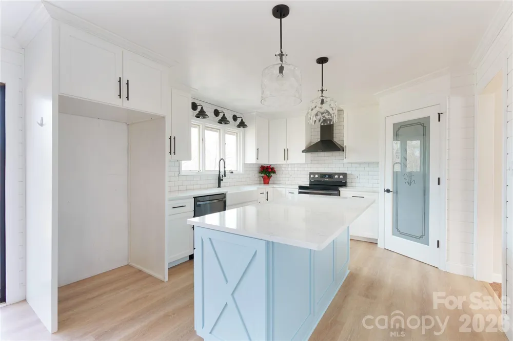 112 Hy Vu Drive Canton, NC 28716
