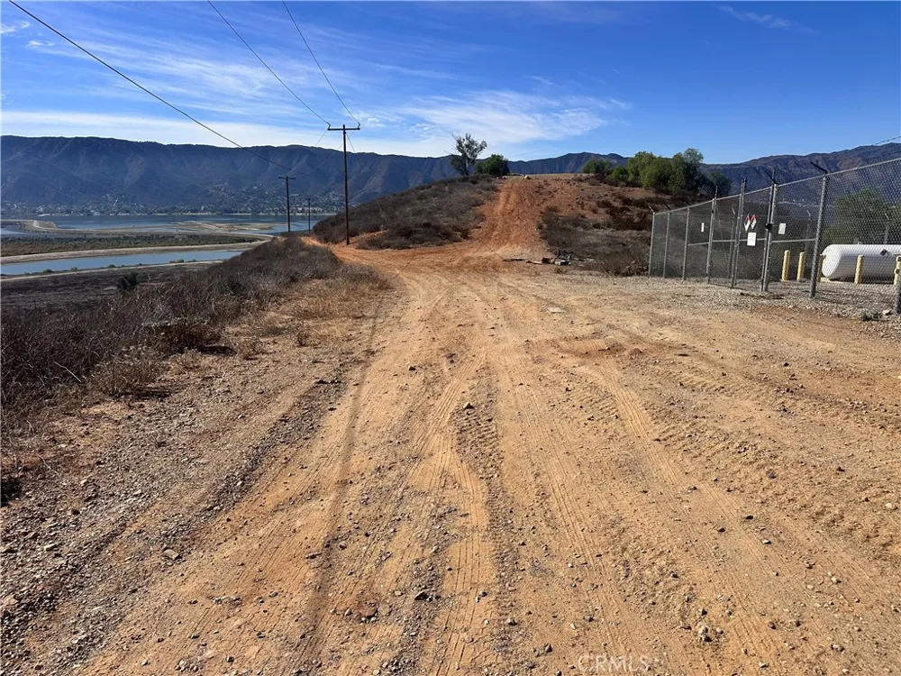 Summit Dr. Lake Elsinore, CA 92530