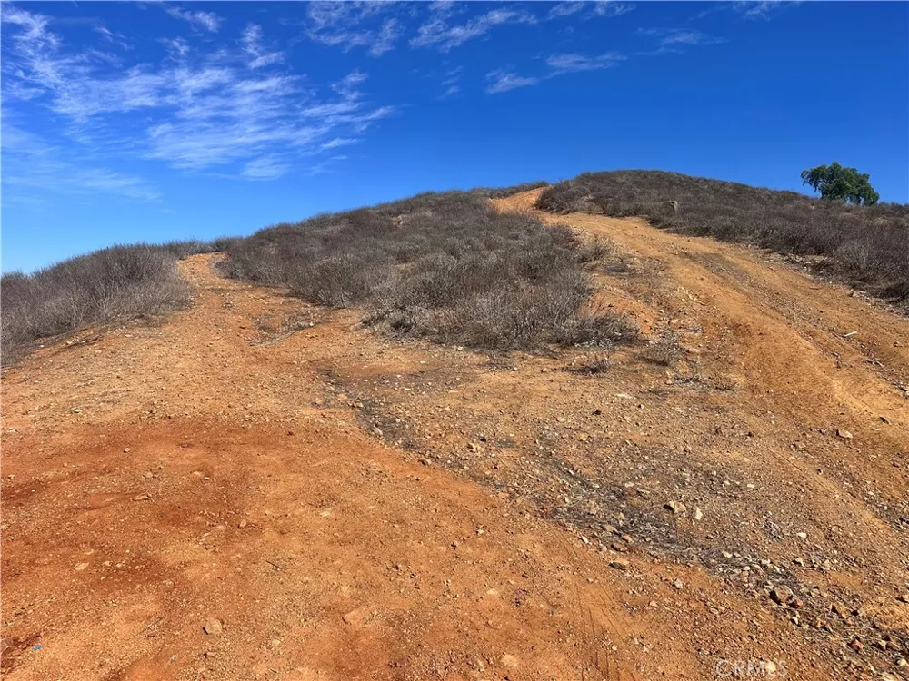 Summit Dr. Lake Elsinore, CA 92530