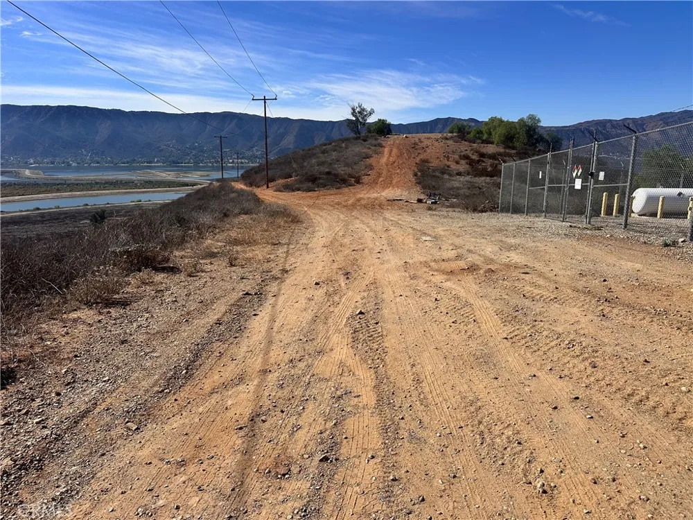Summit Dr. Lake Elsinore, CA 92530