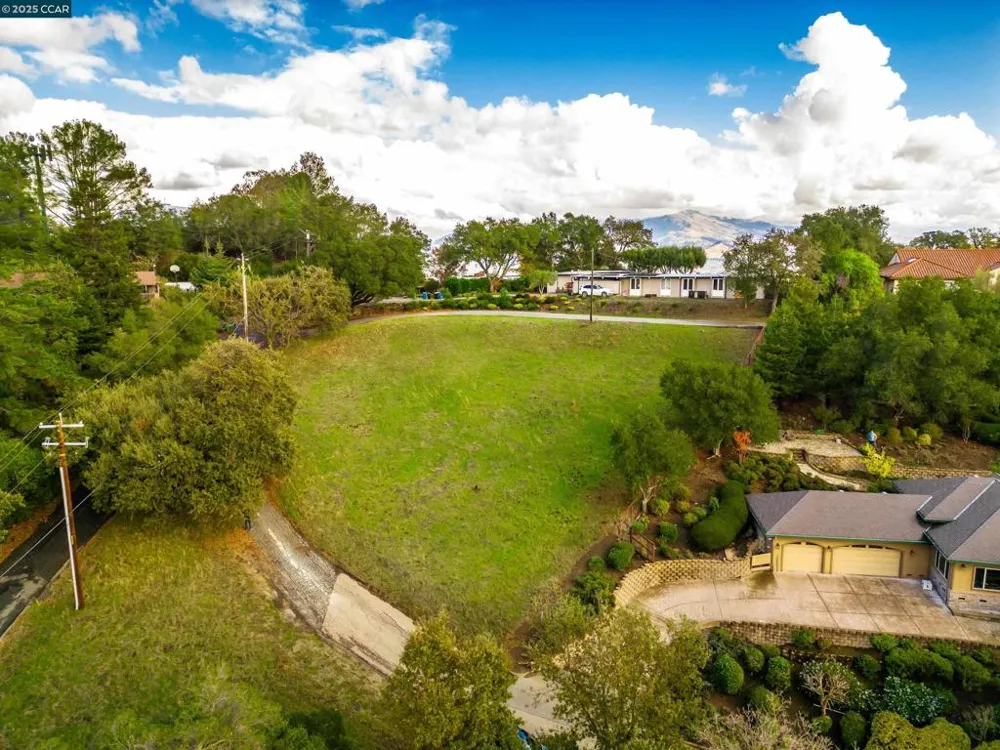 8 Gable Lane Lafayette, CA 94549