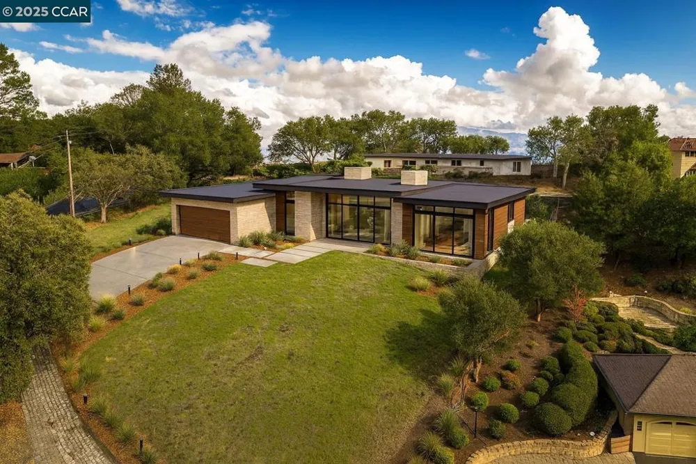 8 Gable Lane Lafayette, CA 94549