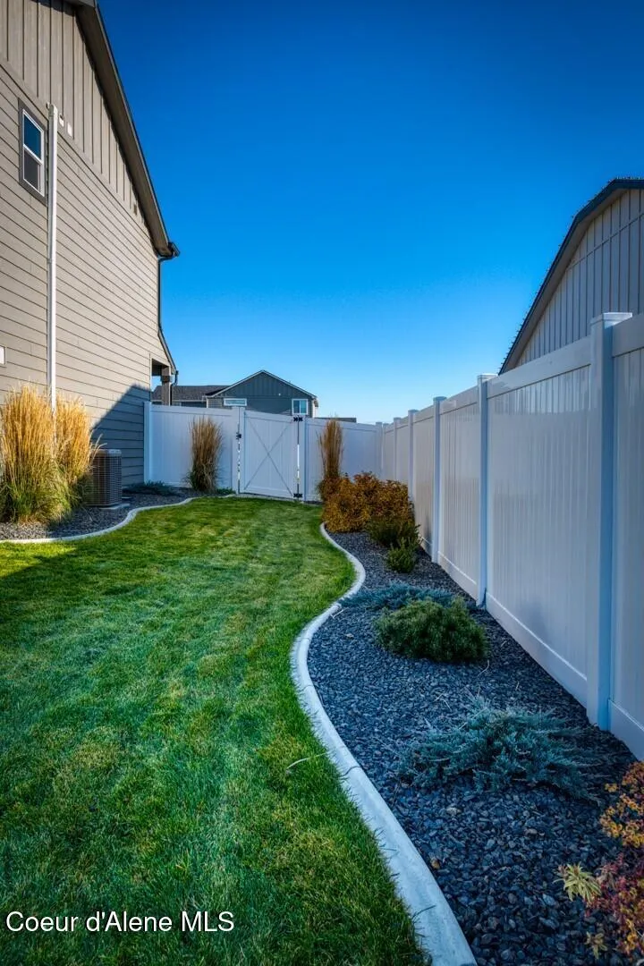 12503 Farley Way Rathdrum, ID 83858