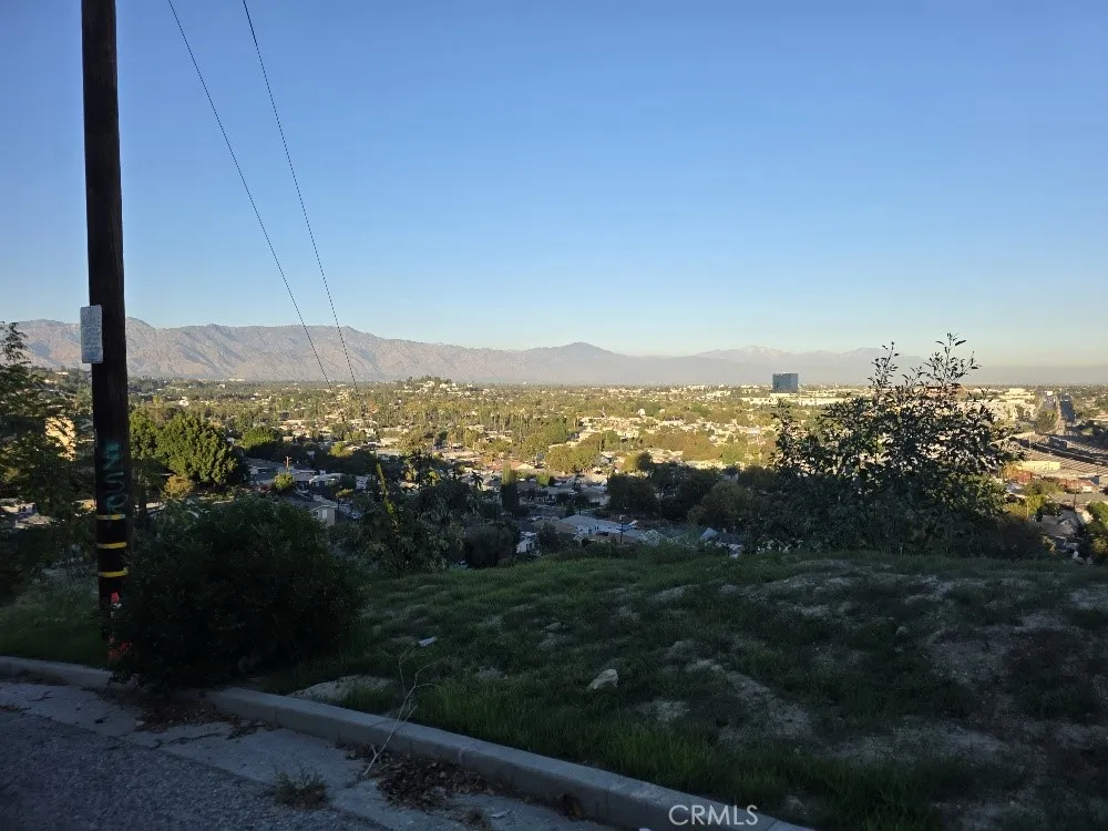 2818 Adkins Avenue El Sereno, CA 90032