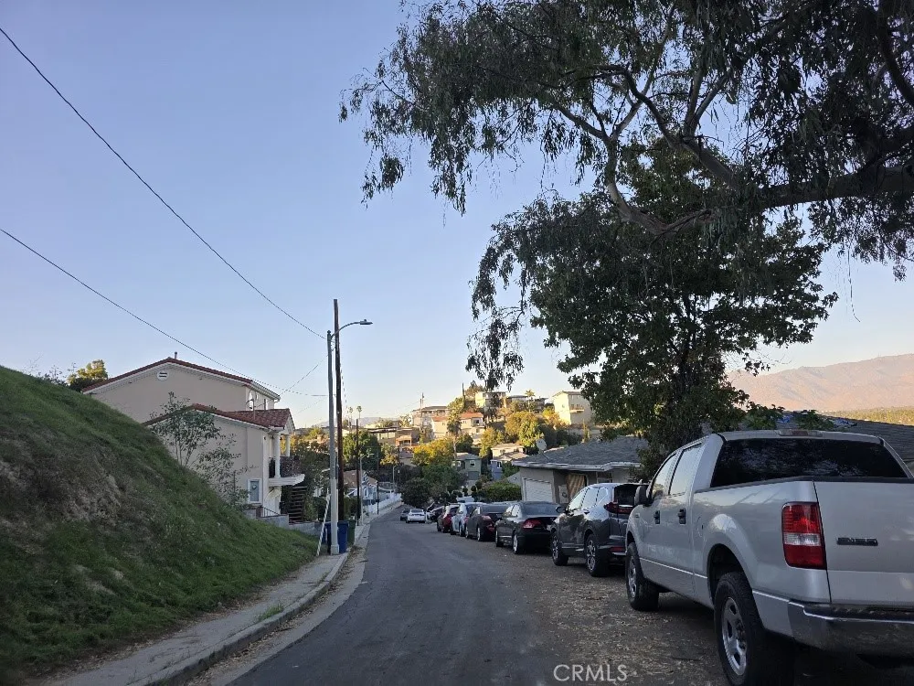 2818 Adkins Avenue El Sereno, CA 90032