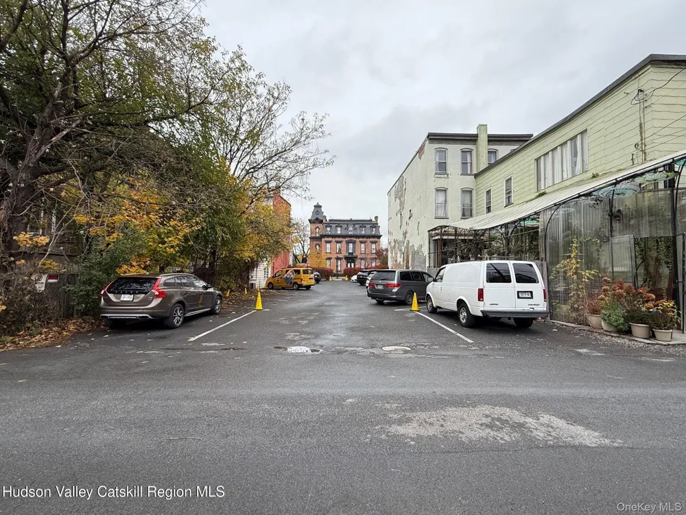 411 Warren Street Hudson, NY 12534