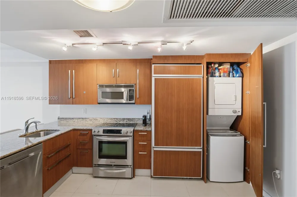 10275 Collins Avenue #1101 Bal Harbour, FL 33154