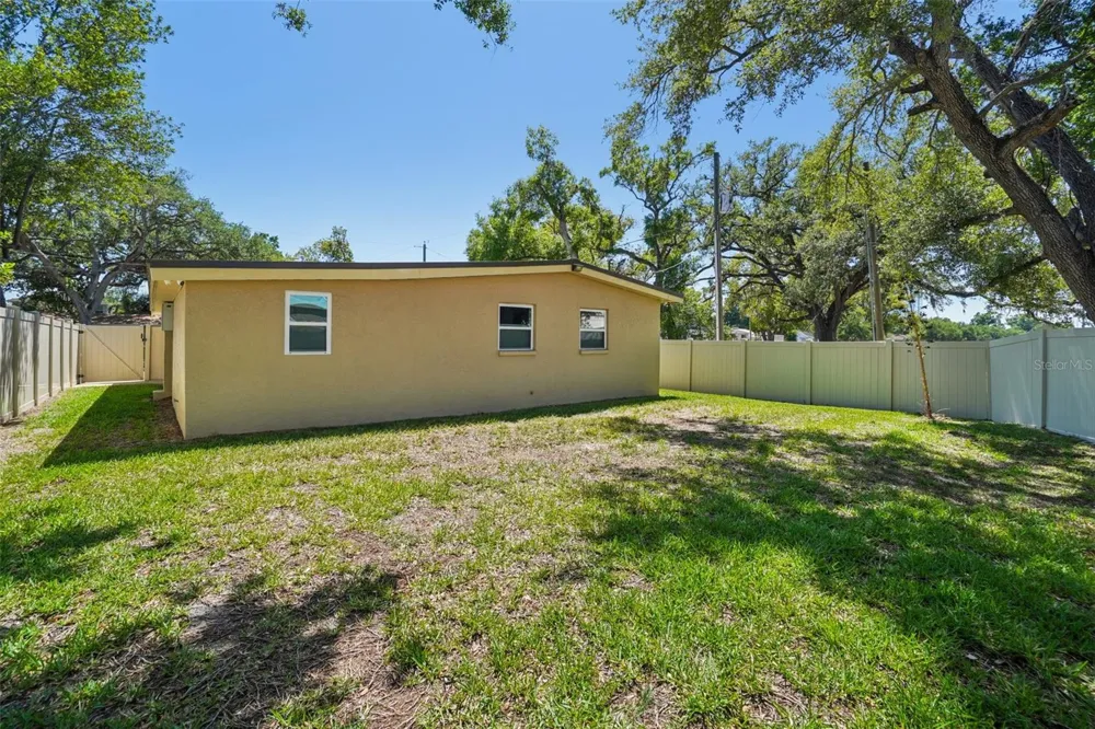 3123 W LA SALLE STREET Tampa, FL 33607