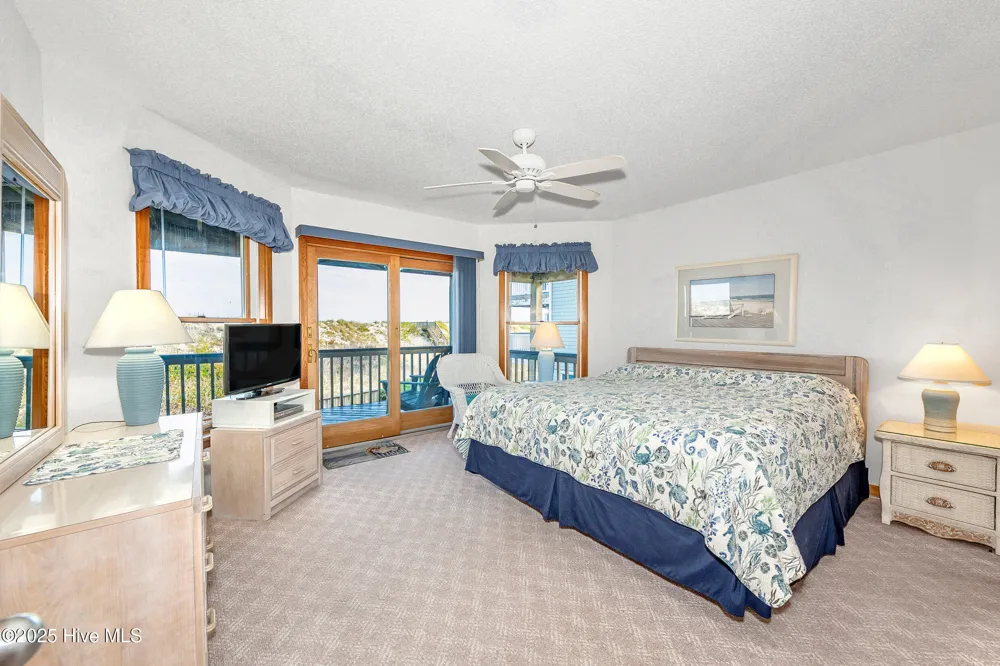 721 Crown Point Circle Corolla, NC 27927