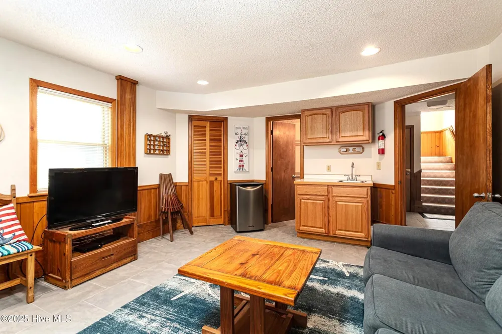 721 Crown Point Circle Corolla, NC 27927