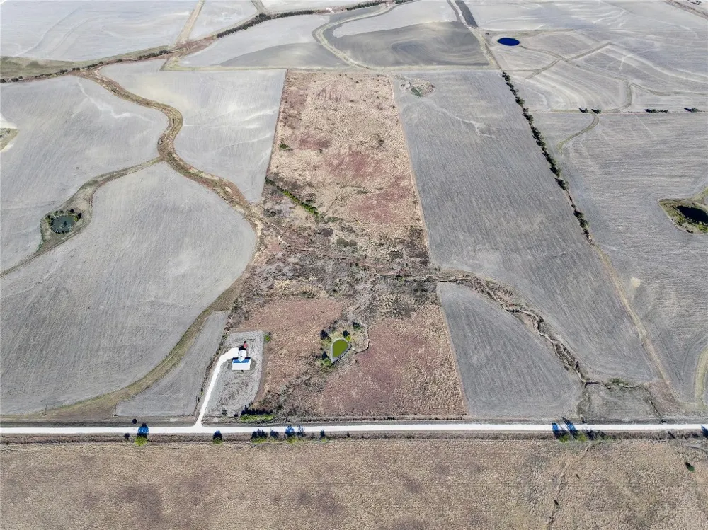 251 CR 347A Rosebud, TX 76570