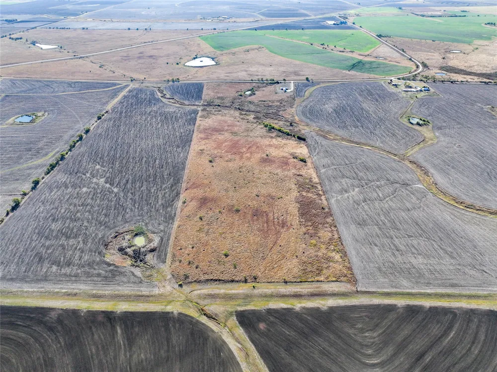 251 CR 347A Rosebud, TX 76570