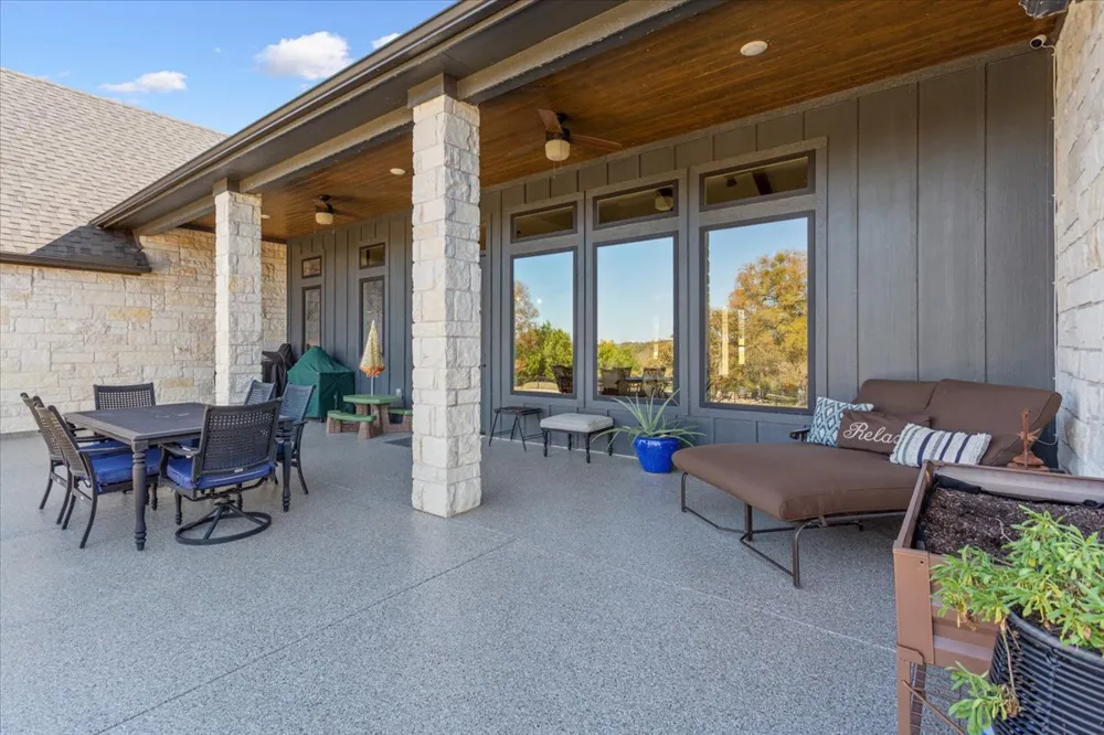 1250 E Creekview Drive Salado, TX 76571