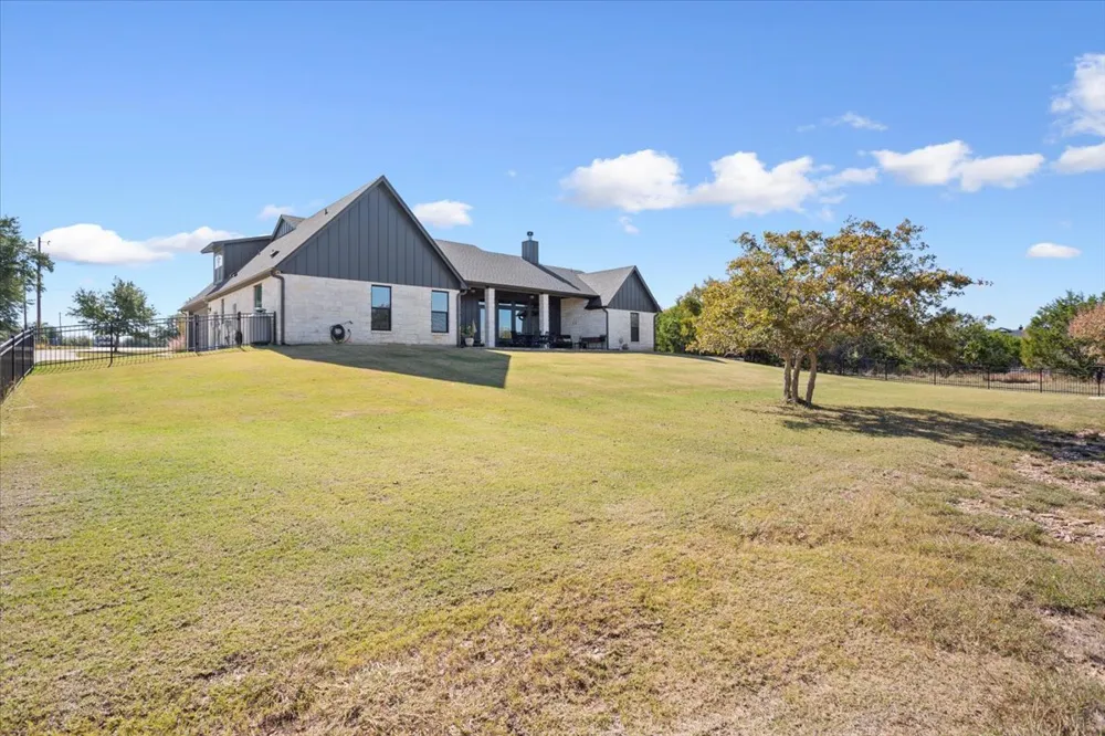 1250 E Creekview Drive Salado, TX 76571