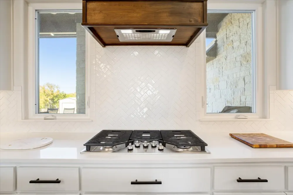 1250 E Creekview Drive Salado, TX 76571