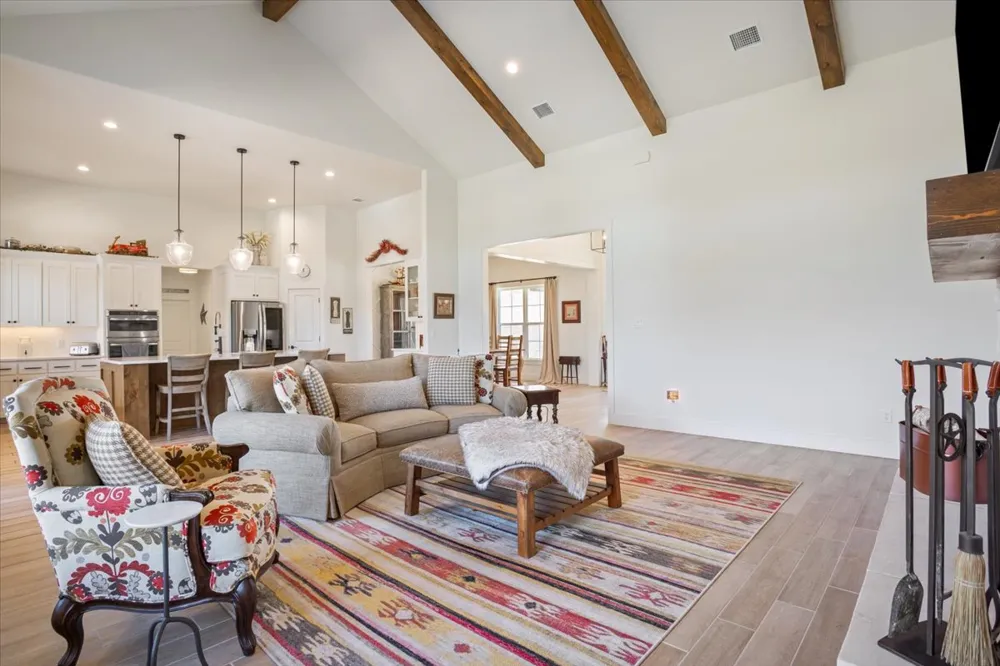 1250 E Creekview Drive Salado, TX 76571