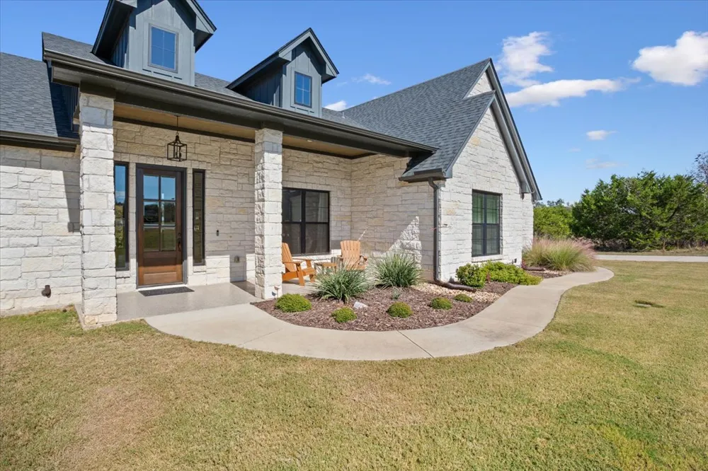 1250 E Creekview Drive Salado, TX 76571