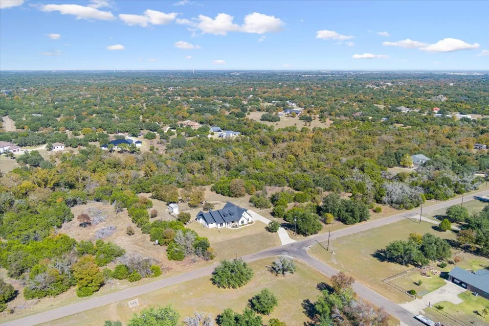 1250 E Creekview Drive Salado, TX 76571