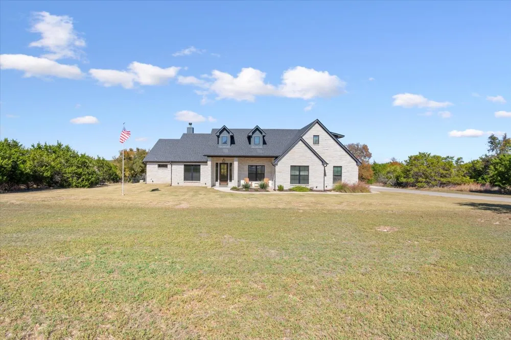 1250 E Creekview Drive Salado, TX 76571