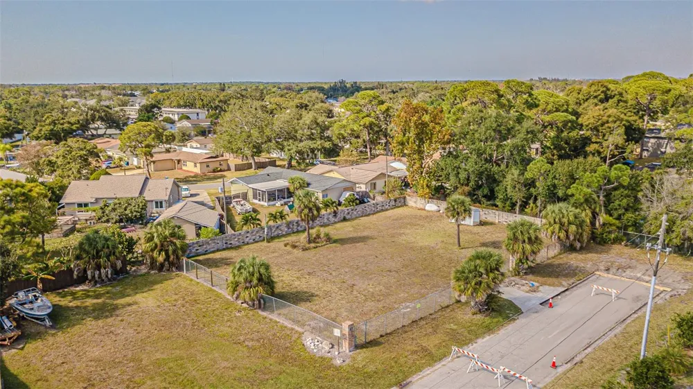7598 90TH STREET Seminole, FL 33777