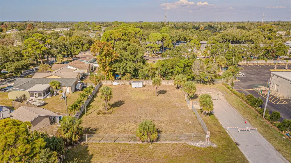 7598 90TH STREET Seminole, FL 33777