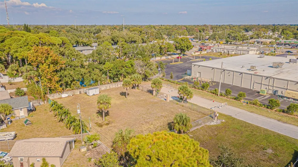 7598 90TH STREET Seminole, FL 33777