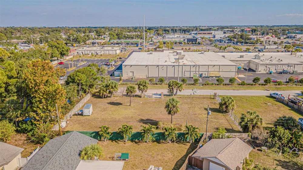 7598 90TH STREET Seminole, FL 33777