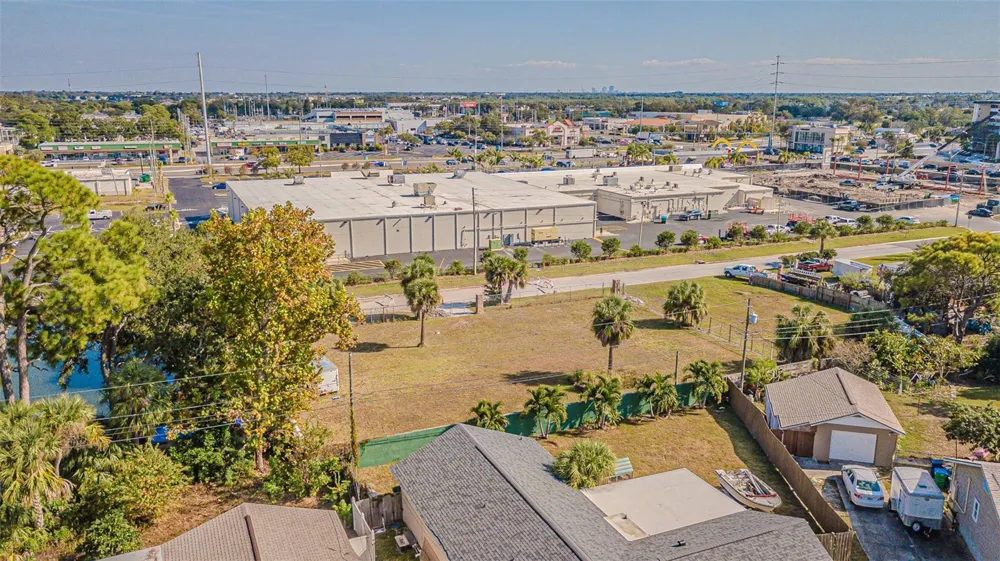 7598 90TH STREET Seminole, FL 33777