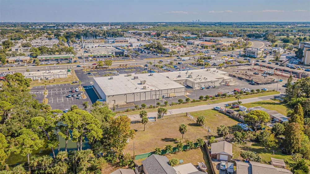 7598 90TH STREET Seminole, FL 33777