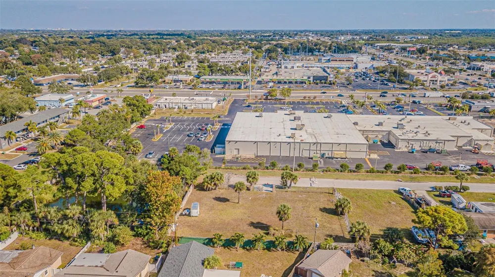 7598 90TH STREET Seminole, FL 33777